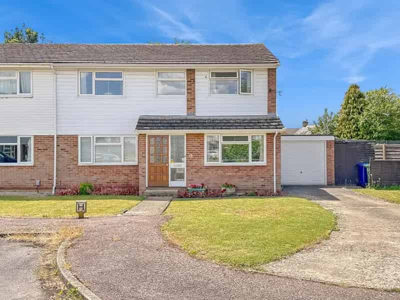 4 Bedroom Semi Detached House For Sale