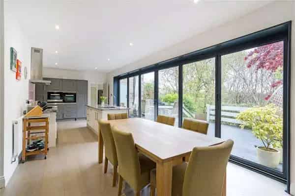 5 Bedroom Detached Family Home with Stunning Kitchen and Ample Parking