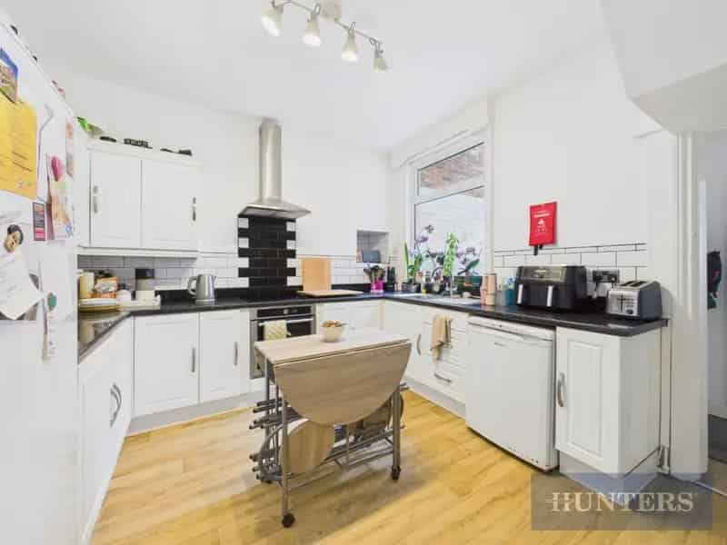 5 bedroom House
 For Sale 
Total Size: 1183 SQ FT