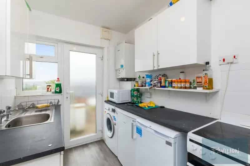 4 Bedroom House Brighton - WIFI & Cleaner Included