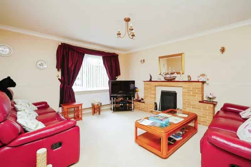 Four Bedroom Detached House Peachcroft Estate