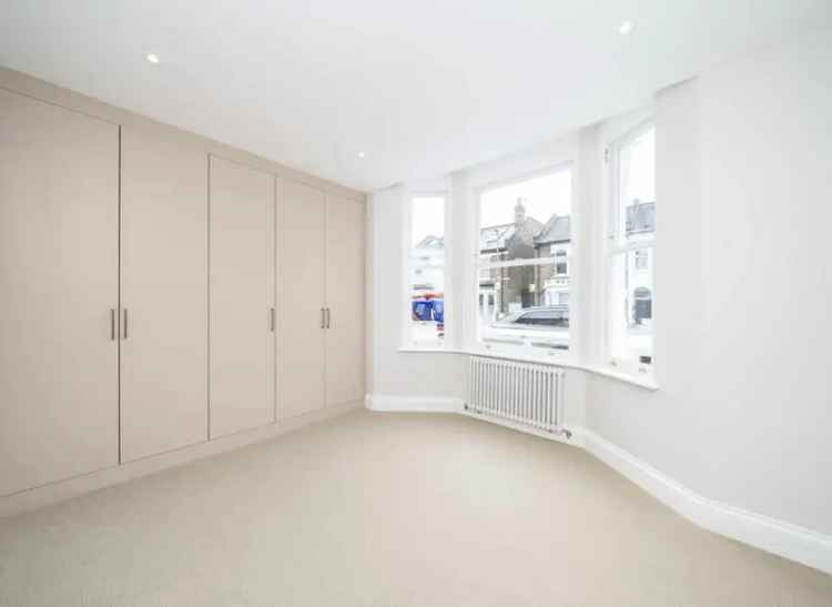 3-Bedroom Edwardian Conversion Flat Near Balham