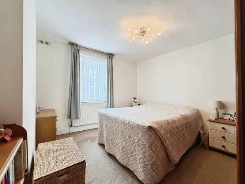 2 Bedroom House for Sale in Hythe High Street