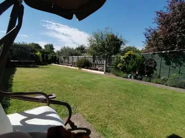 3 Bed House with Separate Dining Room and Large Garden