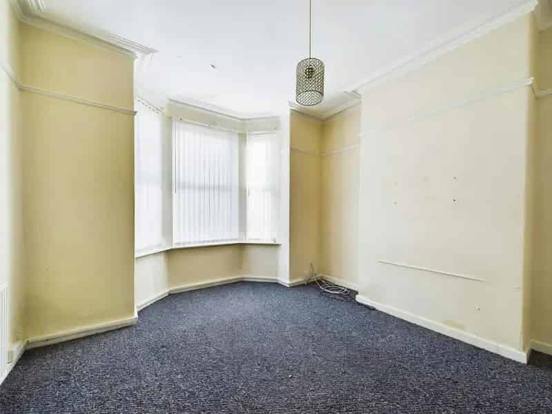 3 Bed House Leasehold - Renovation Project