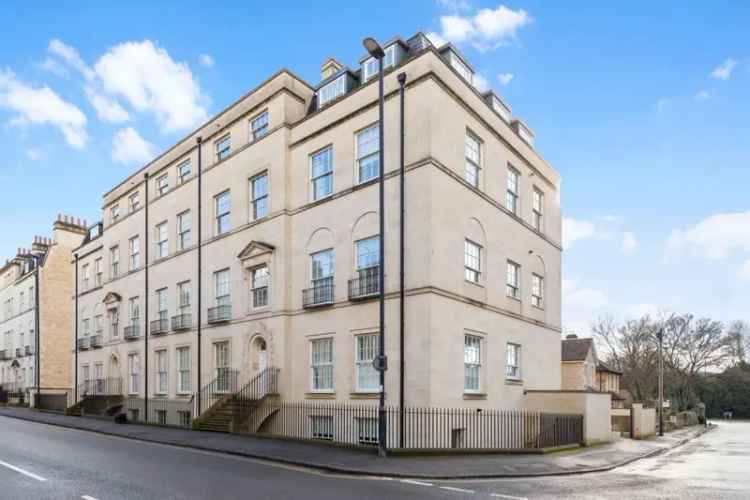 3 Bedroom Maisonette For Sale