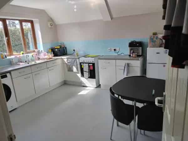 Large 2-Bedroom Flat in Effingham Near Schools and Park