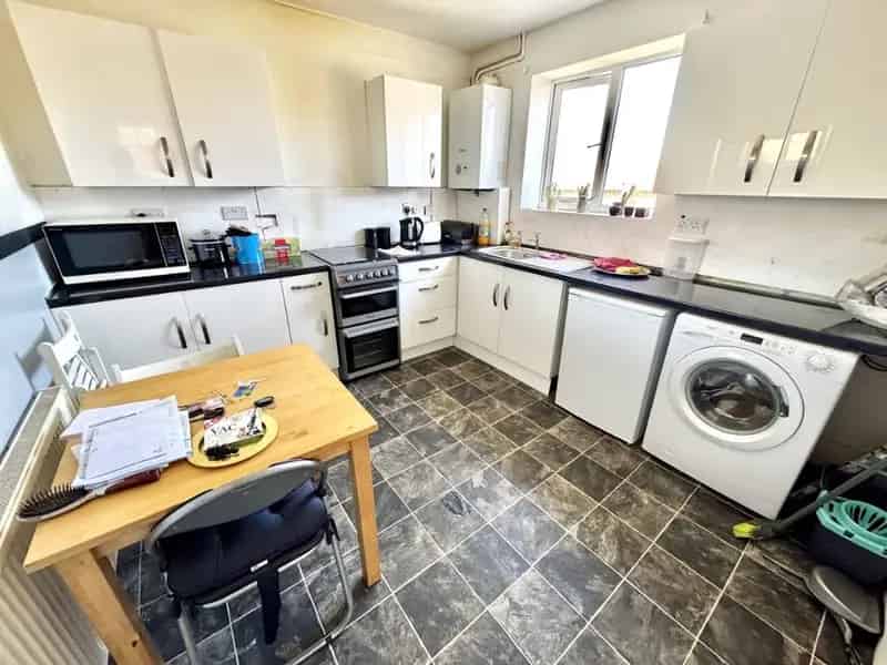 3 Bedroom Flat for Sale Scarborough Investment Opportunity