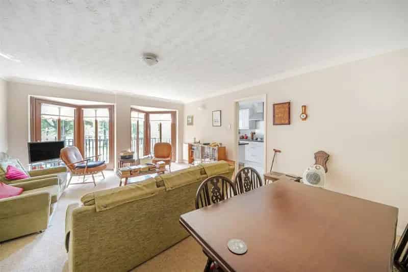 2 Bedroom Flat for Sale in Millbank Bedford