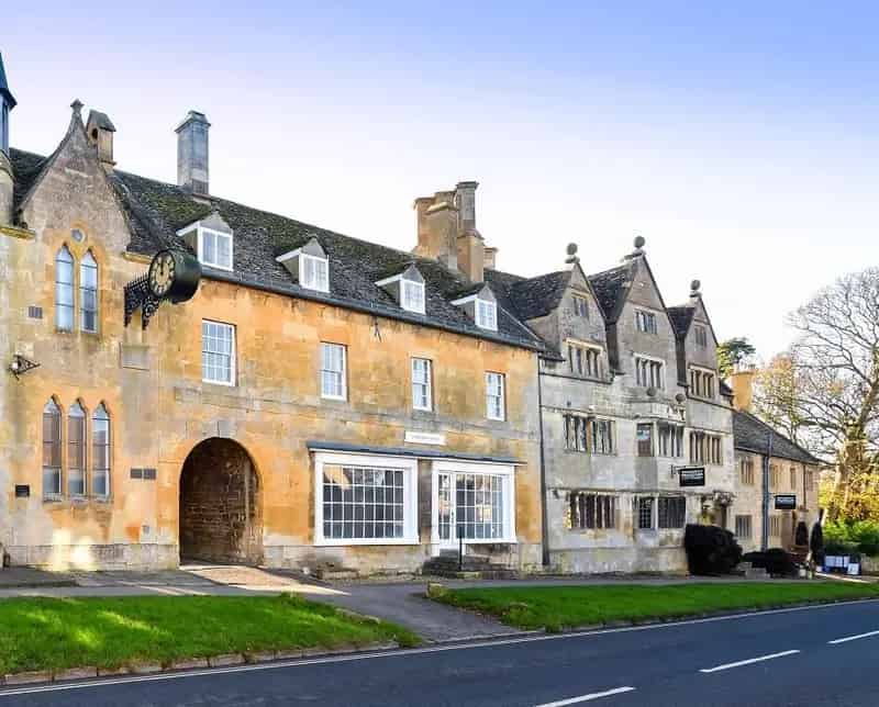 Grade II Listed Broadway Cotswold Property with Retail Unit