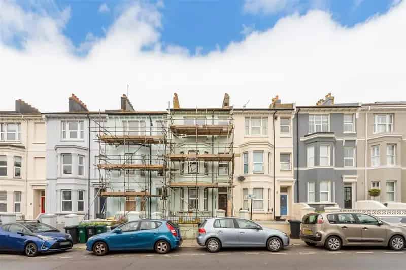 1 Bedroom Apartment for Sale near Queens Park Brighton