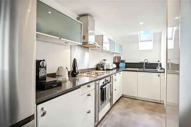 Flat for sale in Grosvenor Road, Wesminster, London SW1V