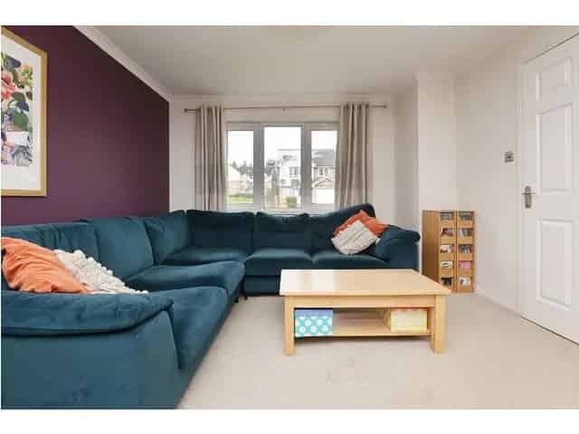 3 Bedroom Semi-Detached House for Sale Haymarket Crescent