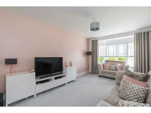 4 Bedroom Detached House for Sale in Gilmerton