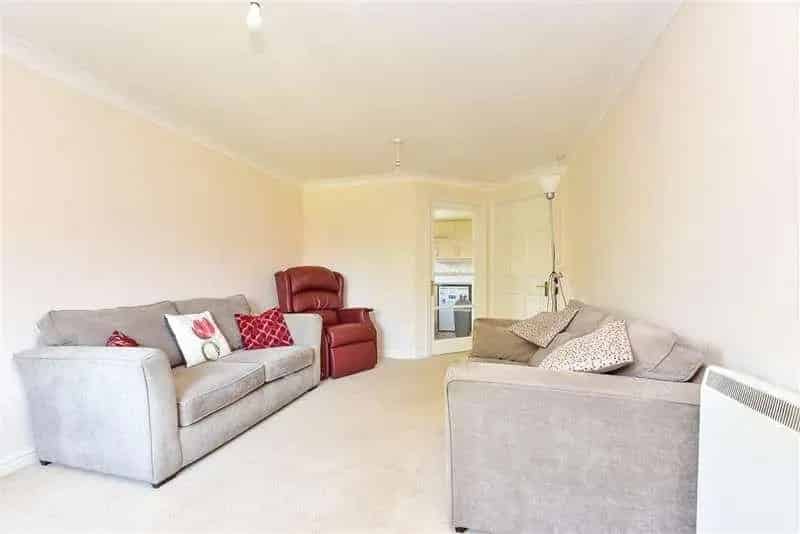 1 Bed Retirement Flat near Redhill High Street