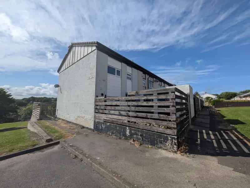 2 Bedroom House For Sale 765 SQ FT Great Buy to Let Investment