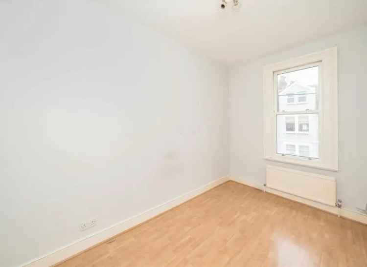 Two Bedroom Apartment in Fulham's Munster Village
