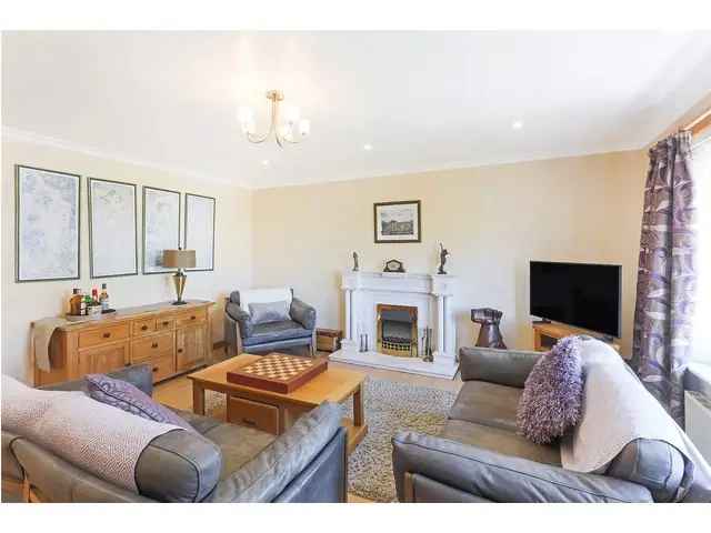 3 Bedroom Bungalow for Sale in Whitelees Cumbernauld