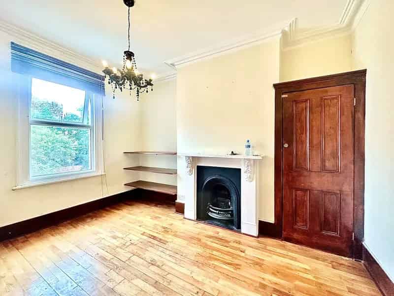 3 Bedroom Flat House to Rent
