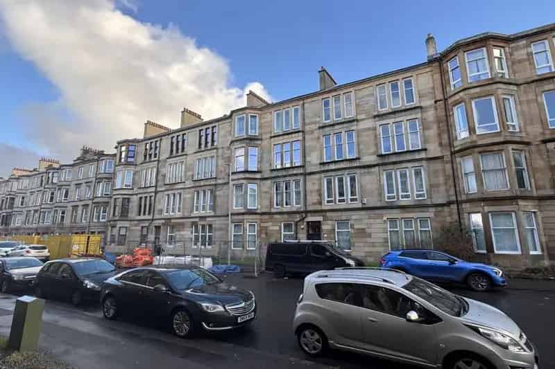 3 Bedroom Flat for Sale in Scotland