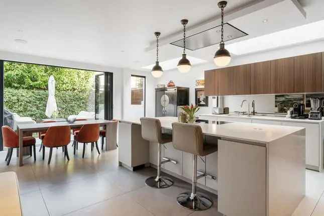 Luxury Family Home for Sale in Fulham SW6