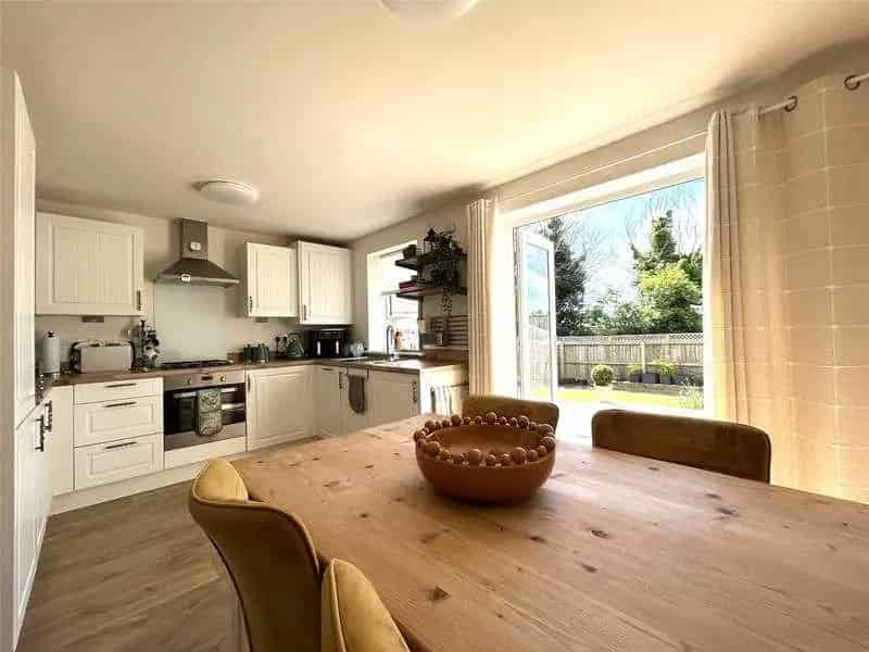 3 Bed Semi-Detached House for Sale