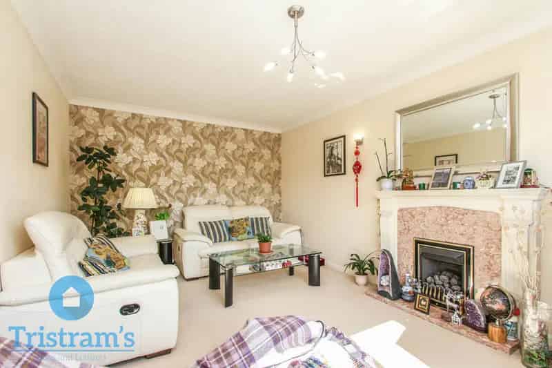 5 Bedroom Detached House for Rent