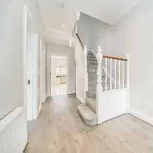 3 rooms house of 108 m² in London