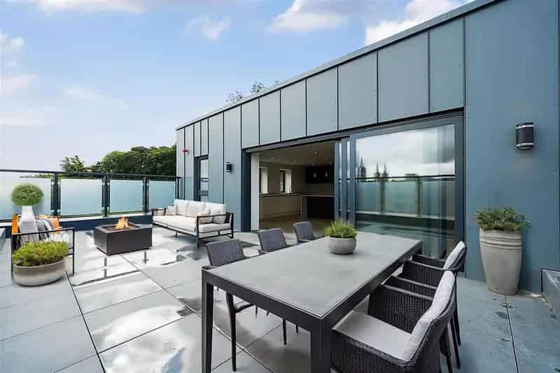 4 Bedroom Apartment for Sale