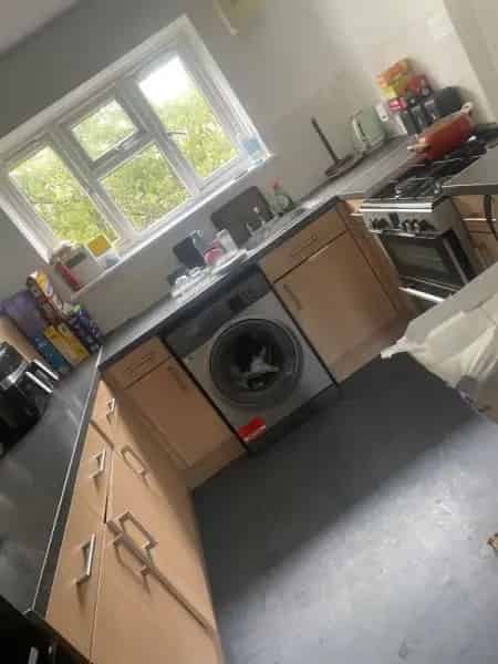 2 Bed First Floor Flat South Ockendon Balcony Close to Amenities