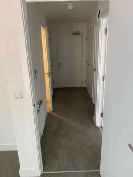 New Build Flat Near Station with Communal Garden
