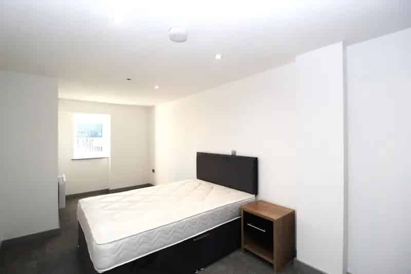 City Centre 1-Bed Apartment Near Hull Interchange