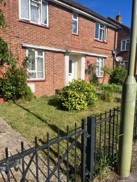 Flat For Rent in Havant, England