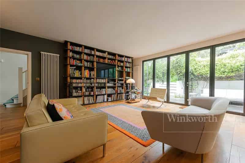 5 Bedroom House Near Kensal Rise with Pool