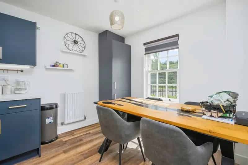 Modern 3-Bedroom Townhouse with Garage and Garden