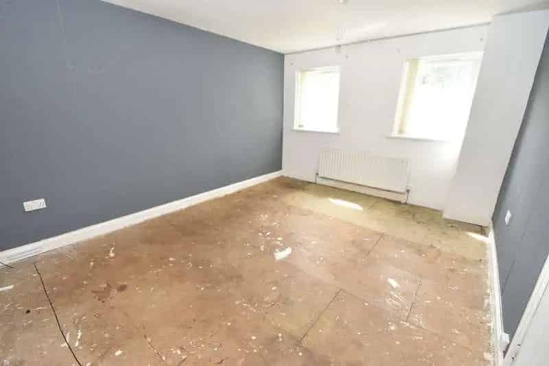 3 Bed End-Terraced House for Sale