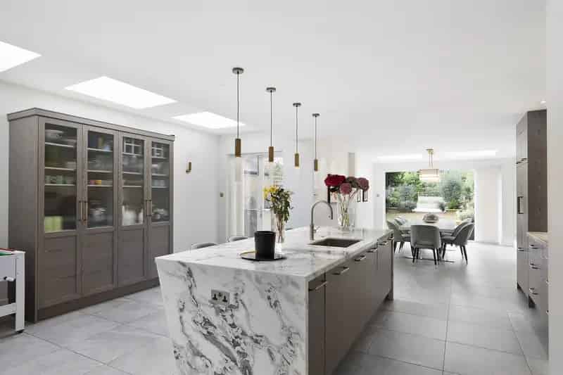 6 Bedroom Semi-Detached House for Sale Grove Park Gardens London