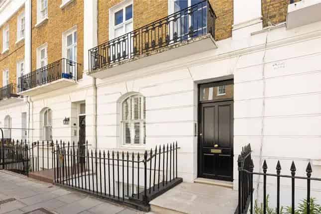 Two Bedroom Maisonette Chelsea SW3 Garden Grade II Listed Building