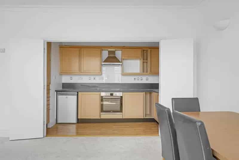 2 Bedroom Apartment House to Rent Earl's Court