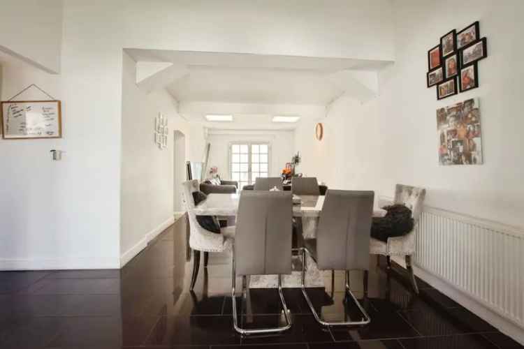 Spacious Semi Detached House Nottingham Road Hucknall