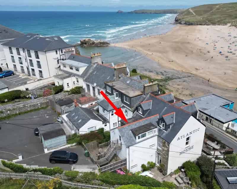 2 Bedroom Semi-Detached House Near Beach For Sale