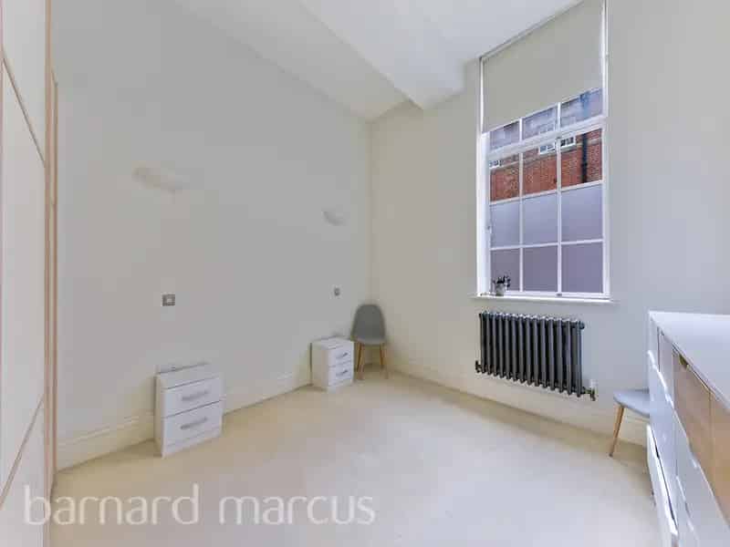 1 Bedroom Apartment in Battersea - Kingsway Square