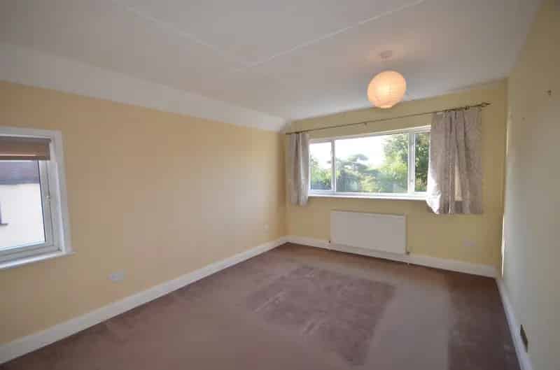 3 Bedroom Detached House Pinkneys Green No Deposit Option