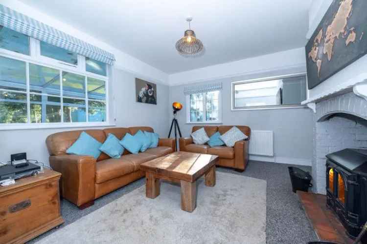 1 bedroom detached bungalow for sale