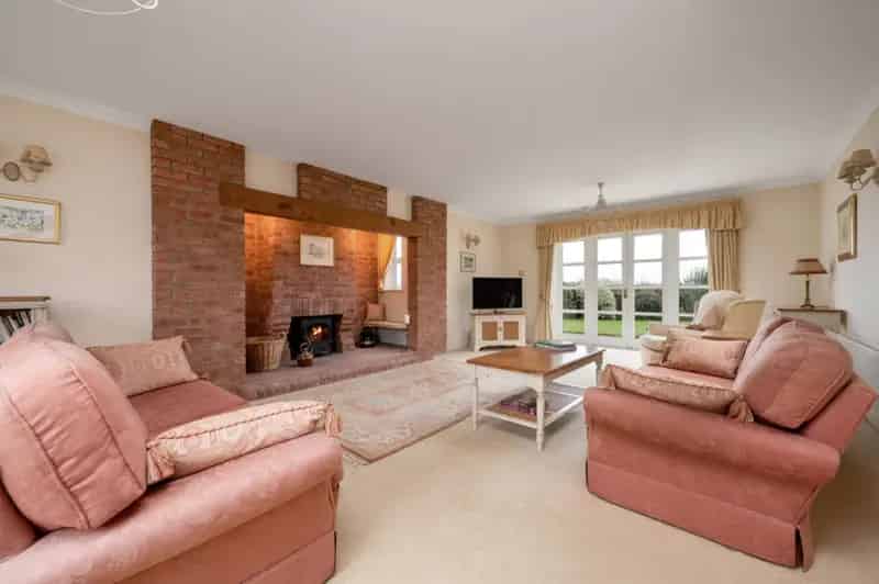 5 Bedroom Detached House 13 Acres Equestrian Potential