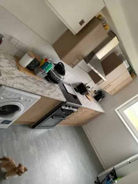 Large 2 Bedroom Flat New Flooring and Carpets