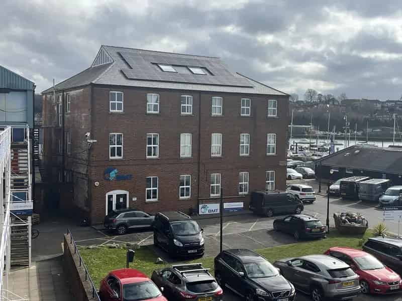 Southampton Marina Office Suites with Parking