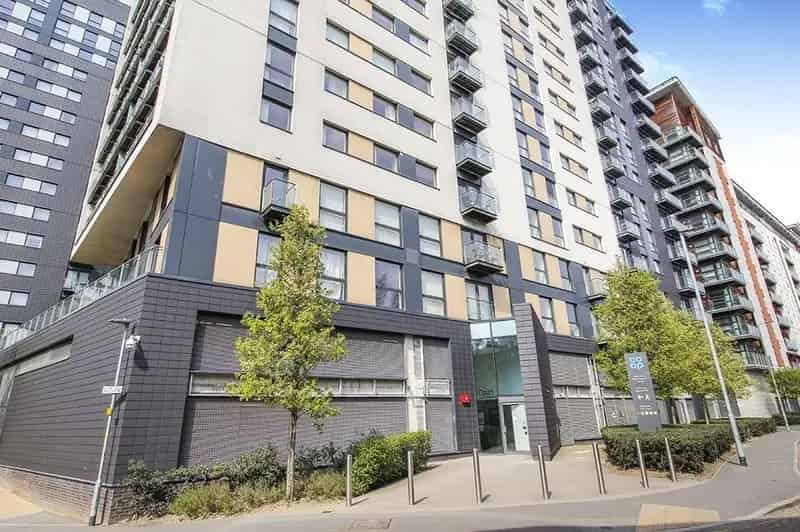 2 Bedroom Furnished Apartment Manchester Green Quarter Parking Balcony