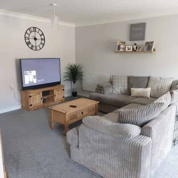 1 Bed Bungalow in West Sussex - Spacious & Quiet Cul-de-sac