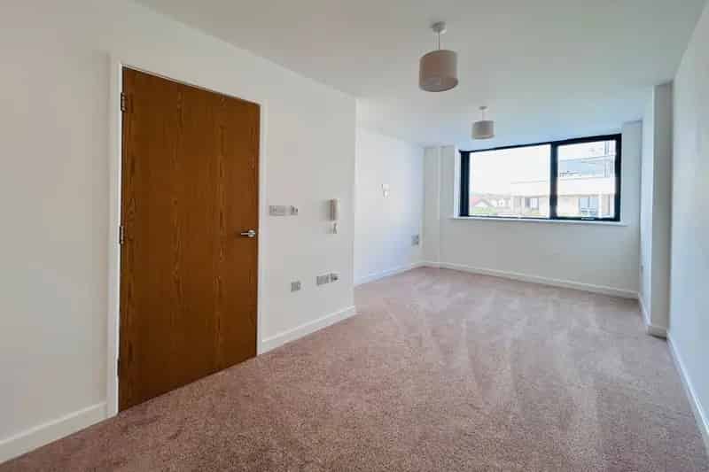 Modern Apartment in Grand Ocean Saltdean